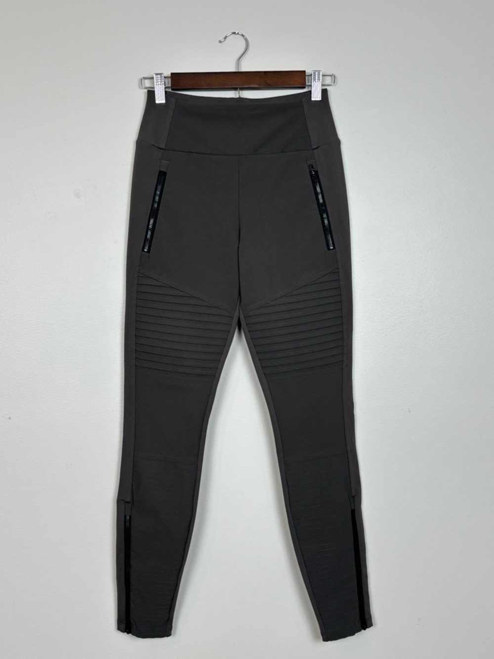 Athleta Pants Womens 4 Arbor Olive Headlands Hybrid Moto Tight Hiking Athleisure